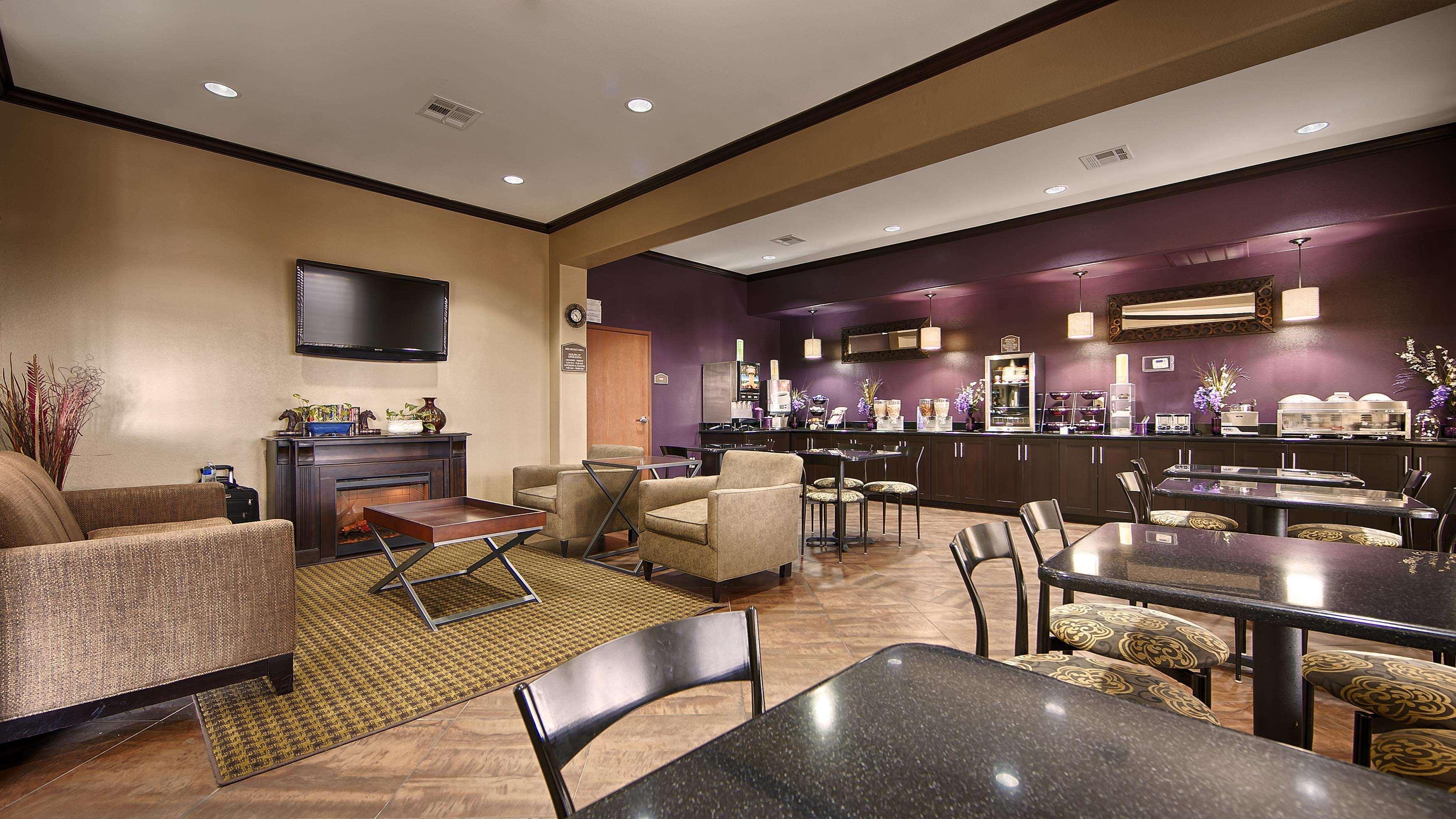 Best Western Giddings Inn & Suites Bagian luar foto