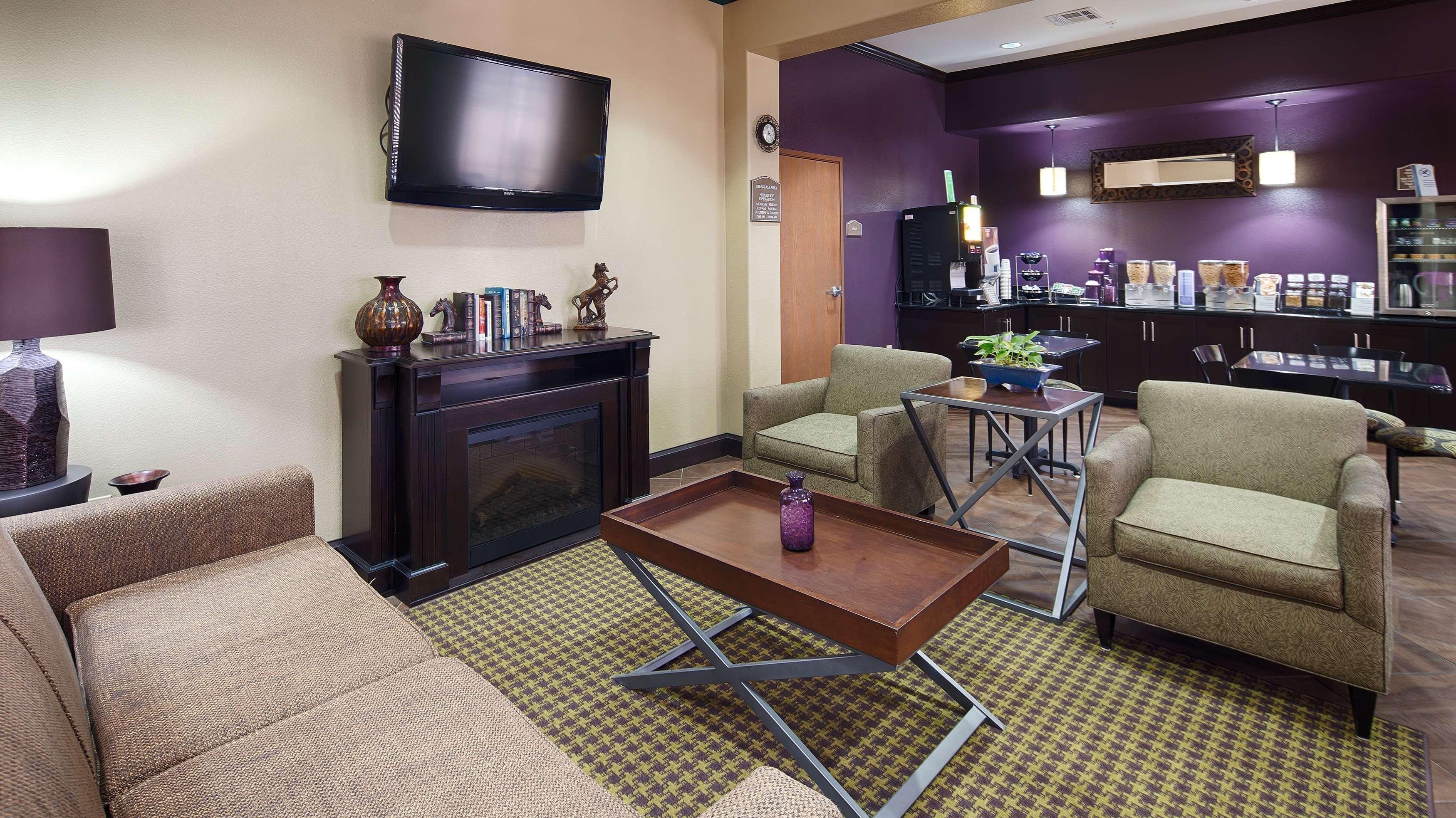 Best Western Giddings Inn & Suites Bagian luar foto
