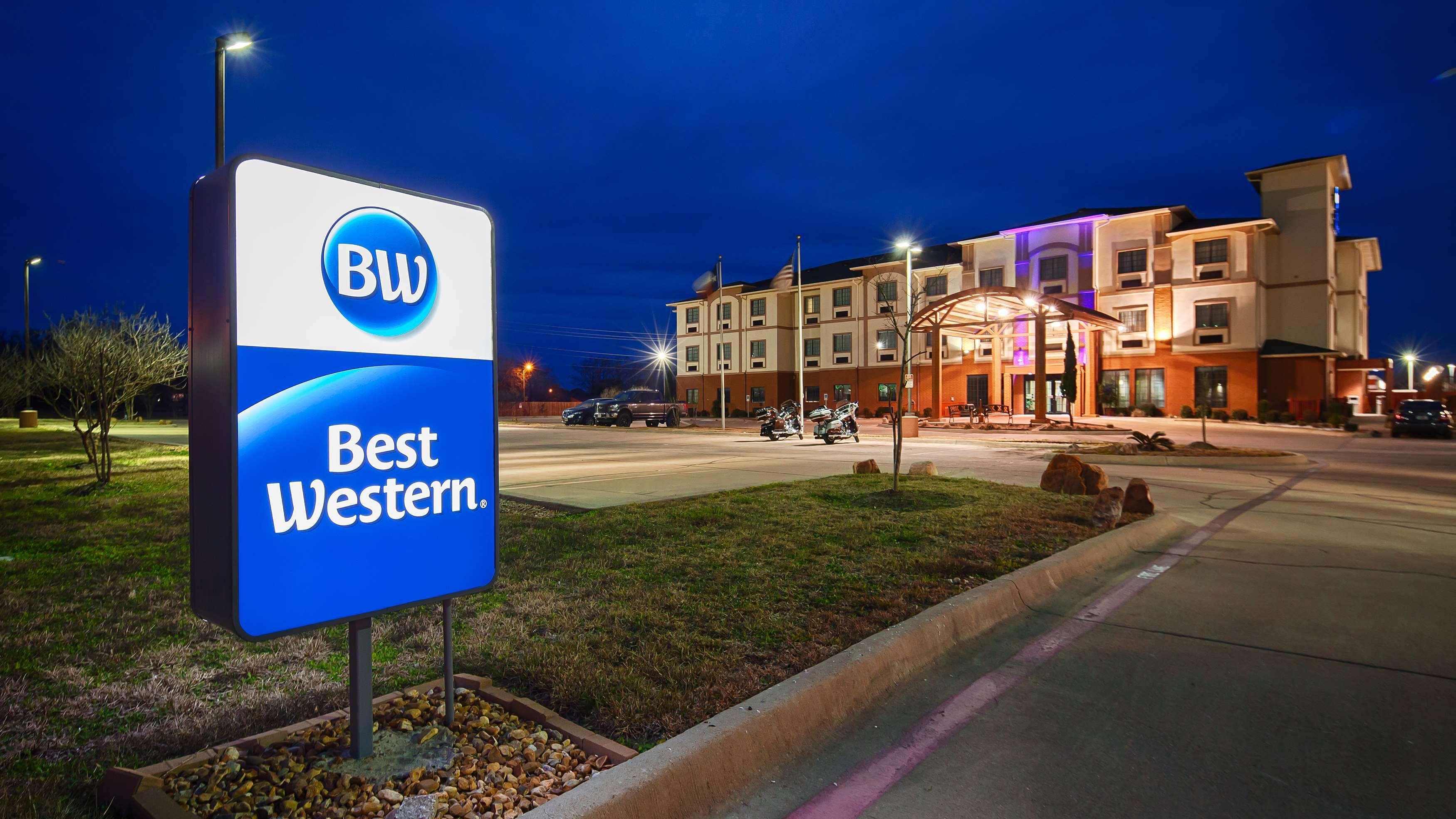 Best Western Giddings Inn & Suites Bagian luar foto