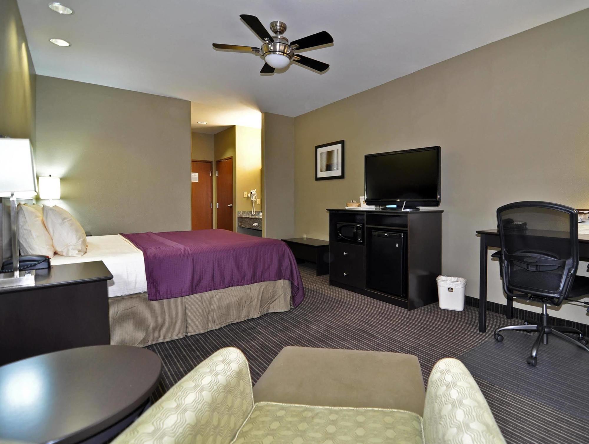 Best Western Giddings Inn & Suites Bagian luar foto